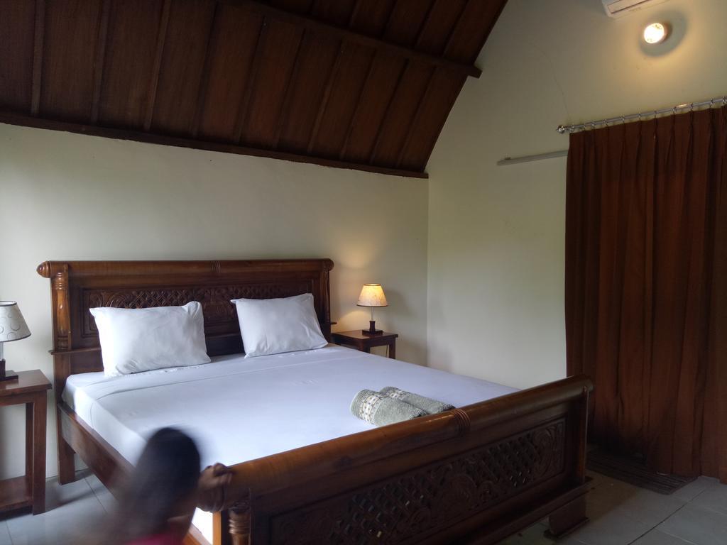 Rose Bungalow Hotel Pemenang Exterior photo