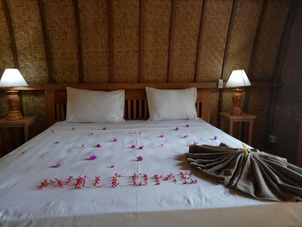 Rose Bungalow Hotel Pemenang Exterior photo