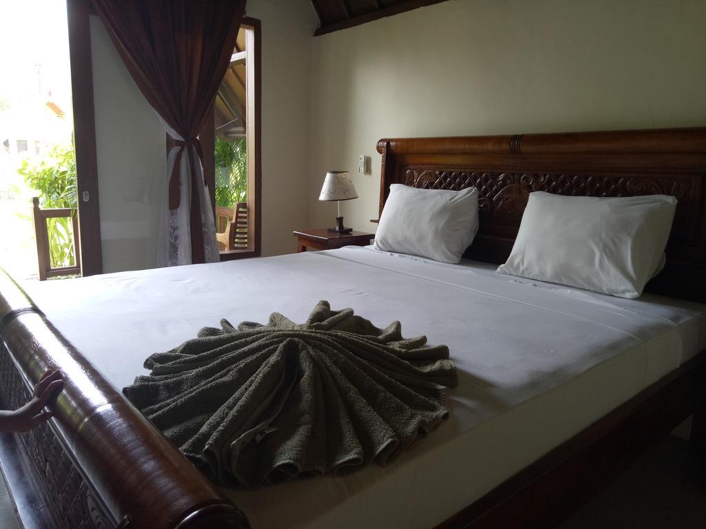 Rose Bungalow Hotel Pemenang Exterior photo
