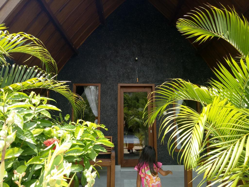Rose Bungalow Hotel Pemenang Exterior photo