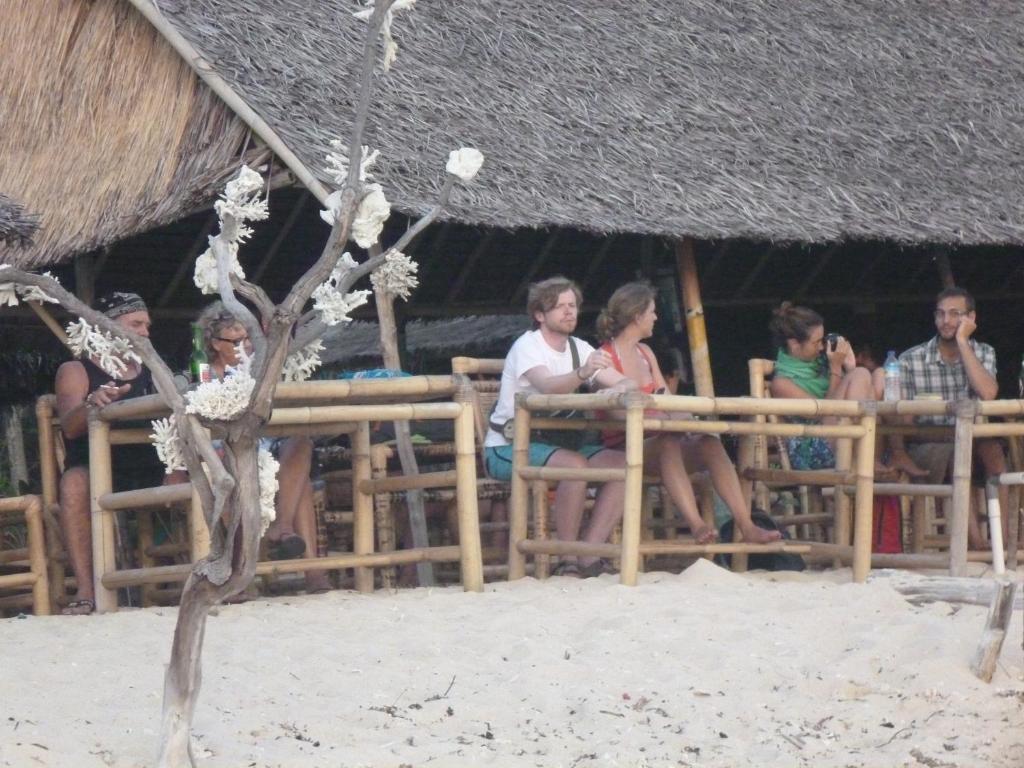 Rose Bungalow Hotel Pemenang Exterior photo