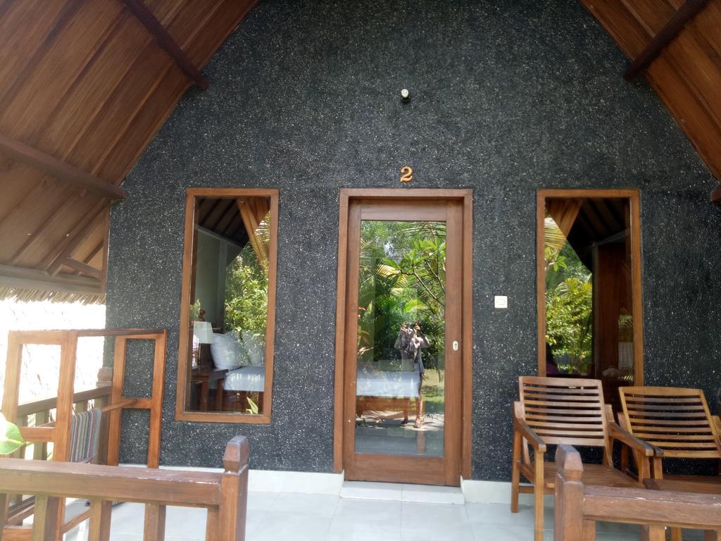 Rose Bungalow Hotel Pemenang Exterior photo