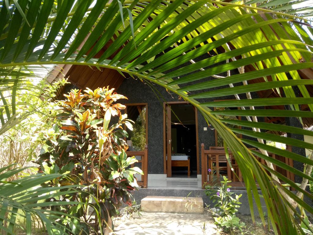 Rose Bungalow Hotel Pemenang Exterior photo