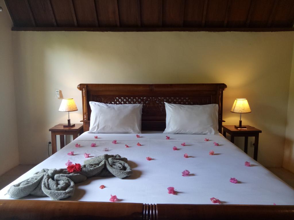 Rose Bungalow Hotel Pemenang Exterior photo