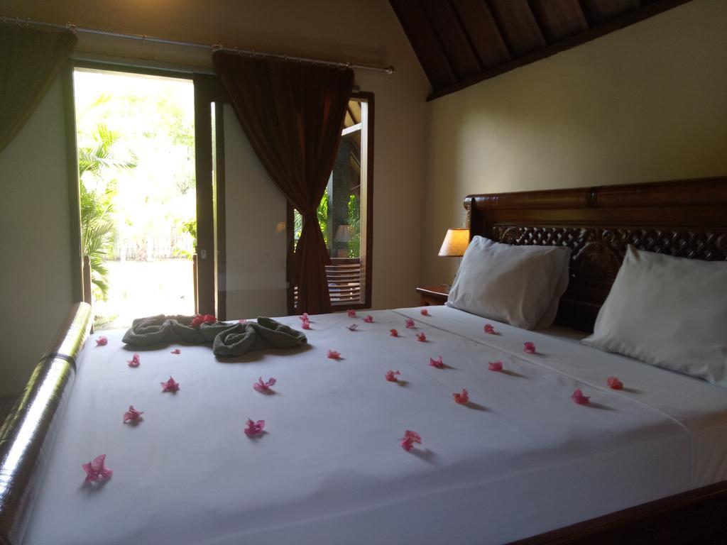 Rose Bungalow Hotel Pemenang Exterior photo
