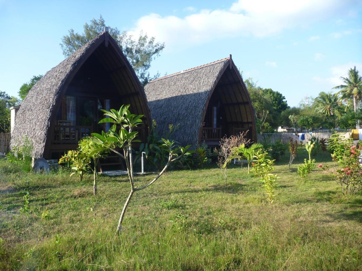 Rose Bungalow Hotel Pemenang Exterior photo