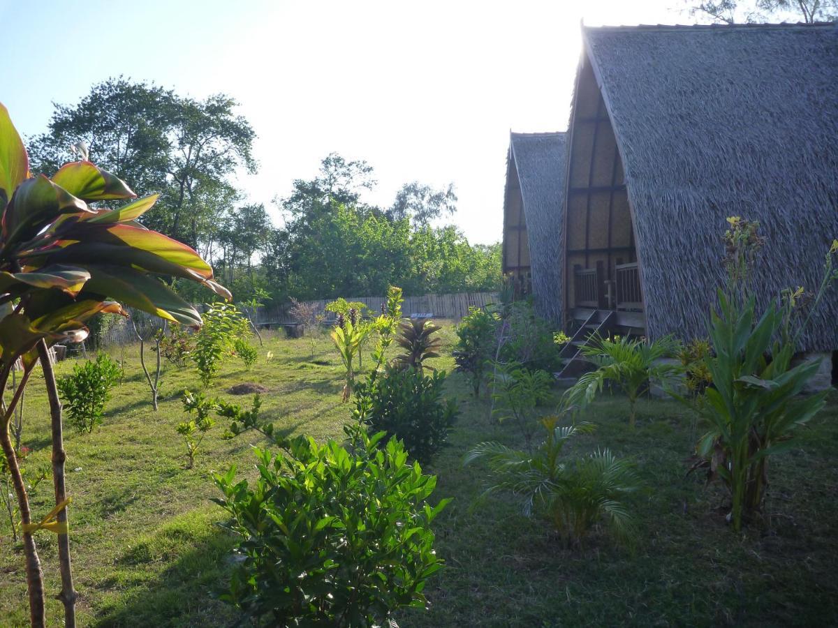 Rose Bungalow Hotel Pemenang Exterior photo
